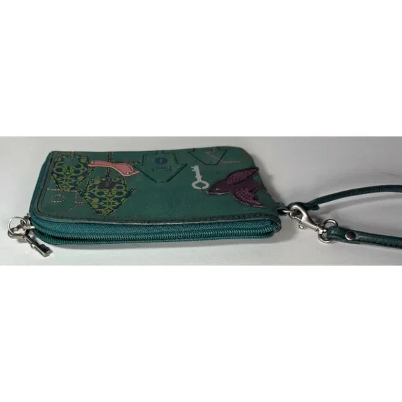 Fossil Genuine Leather Green Rectangular Wristlet Bird Key Birdhouse Casual - Picture 5 of 8